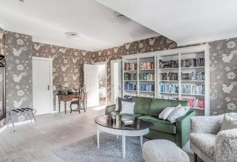 Suite, Blommenhof