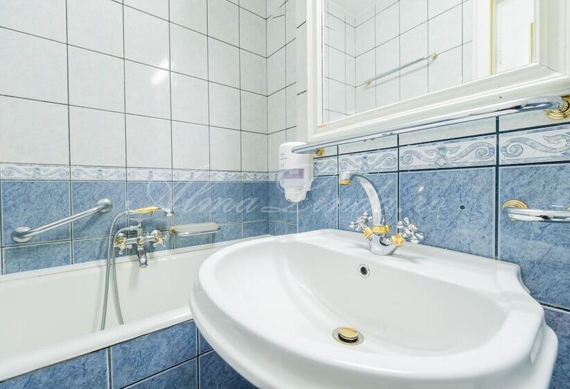 חדר אקונומי, Cetate