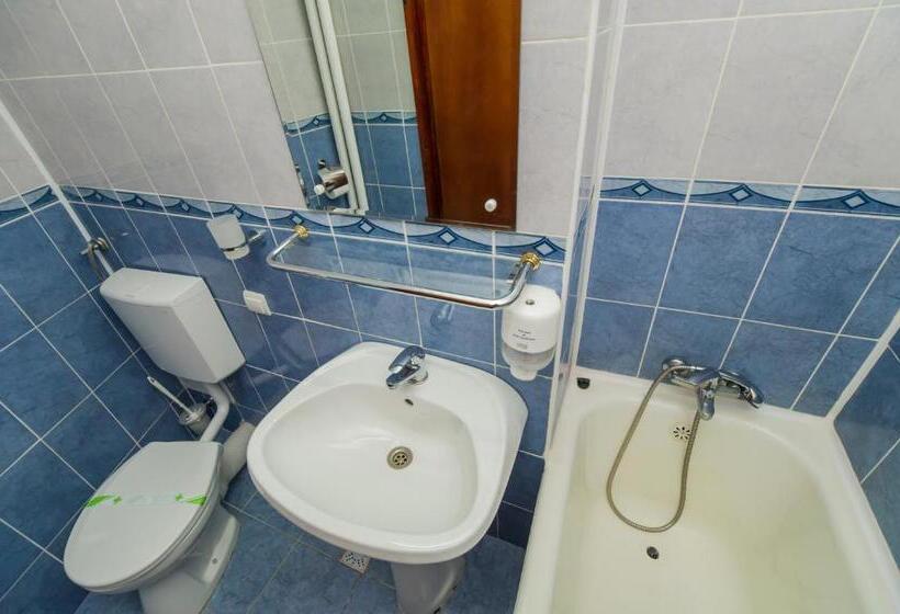 חדר סטנדרט, Cetate