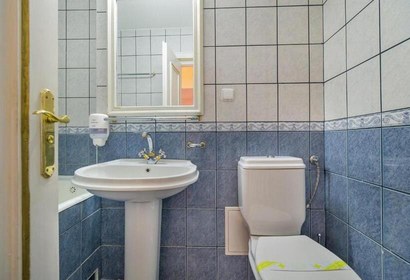 מיטת קינג בסוויטה, Cetate