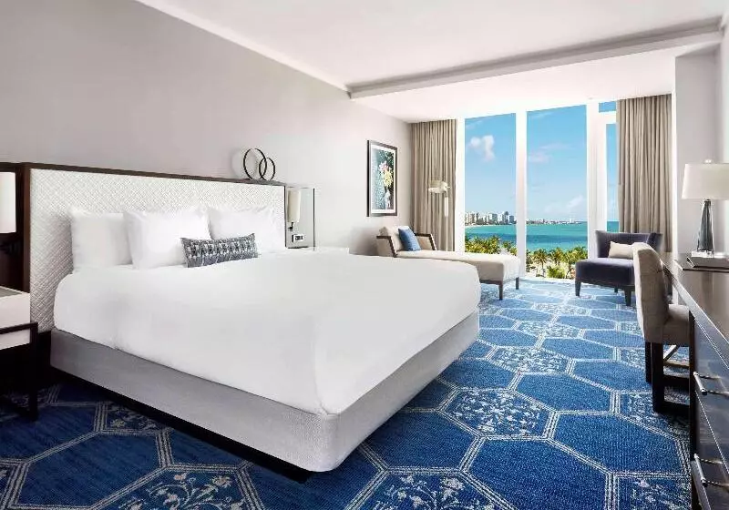 اتاق استاندارد با تخت بزرگ برای معلولان, Fairmont El San Juan