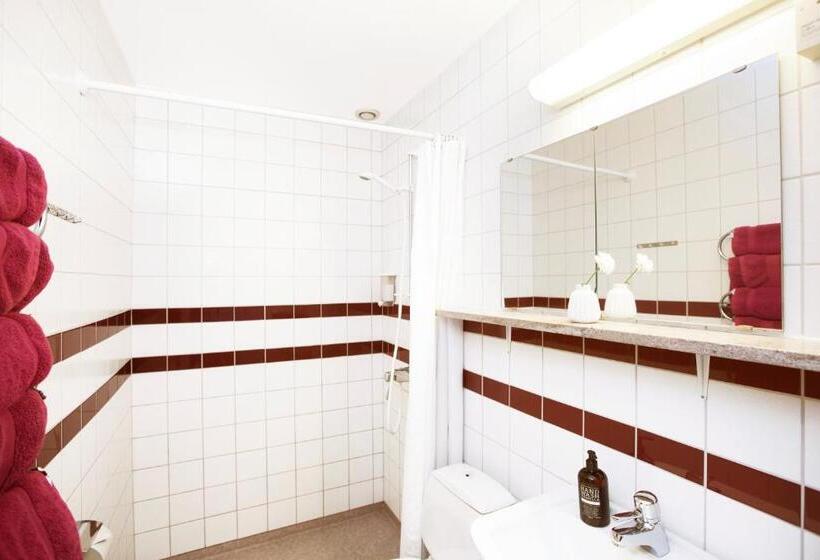 חדר סטנדרט לשלושה, L Gute