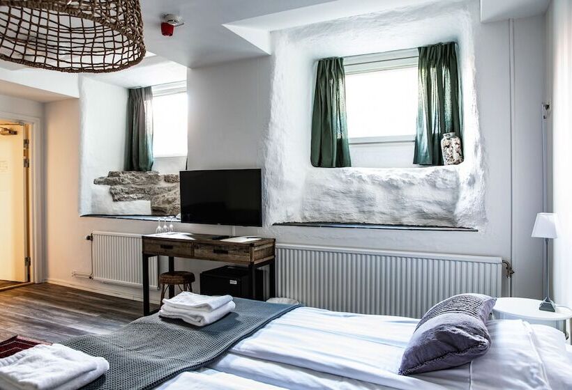 חדר משפחתי, L Gute