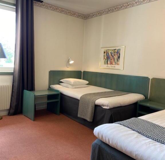 חדר סטנדרט לשלושה, L älvdalen