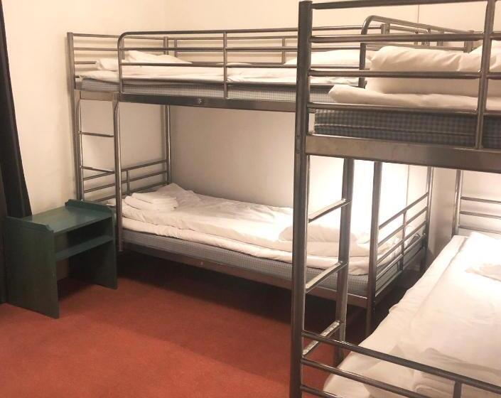 חדר משפחתי, L älvdalen