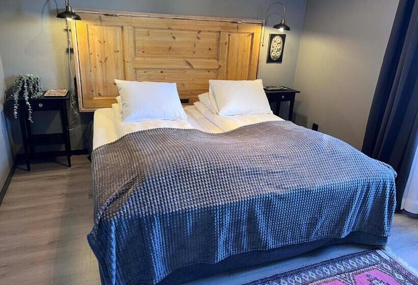 סוויטת ג'וניור, L älvdalen