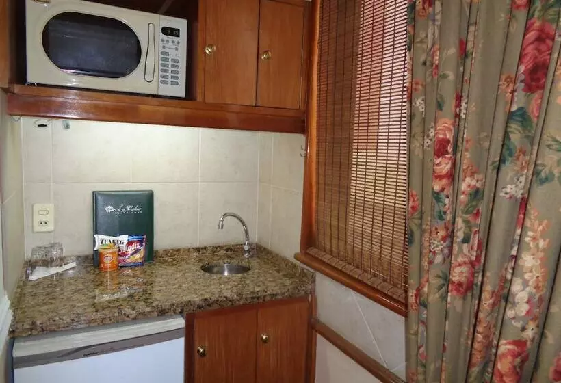 اتاق استاندارد سه نفره, Nobile Hotel Premier Hill