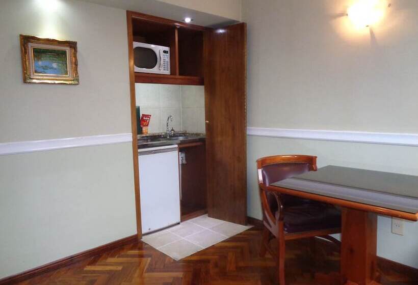 اتاق سوپریور, Premier Hill Suites