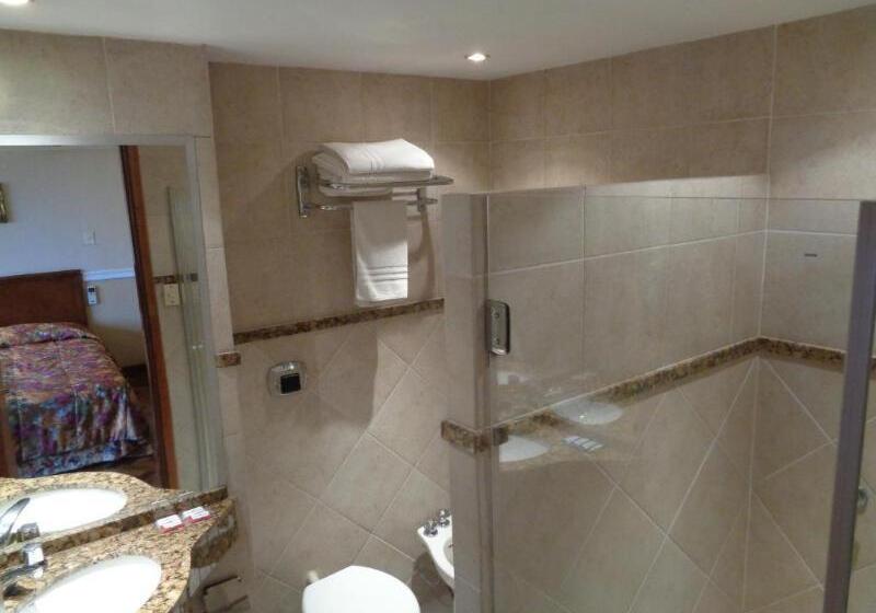 اتاق استاندارد سه نفره, Premier Hill Suites