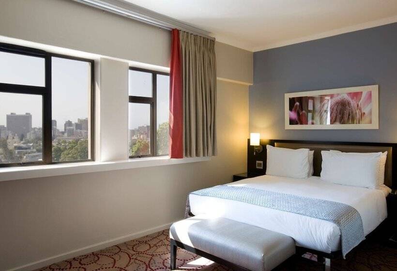 جناح, Sunsquare Cape Town Gardens