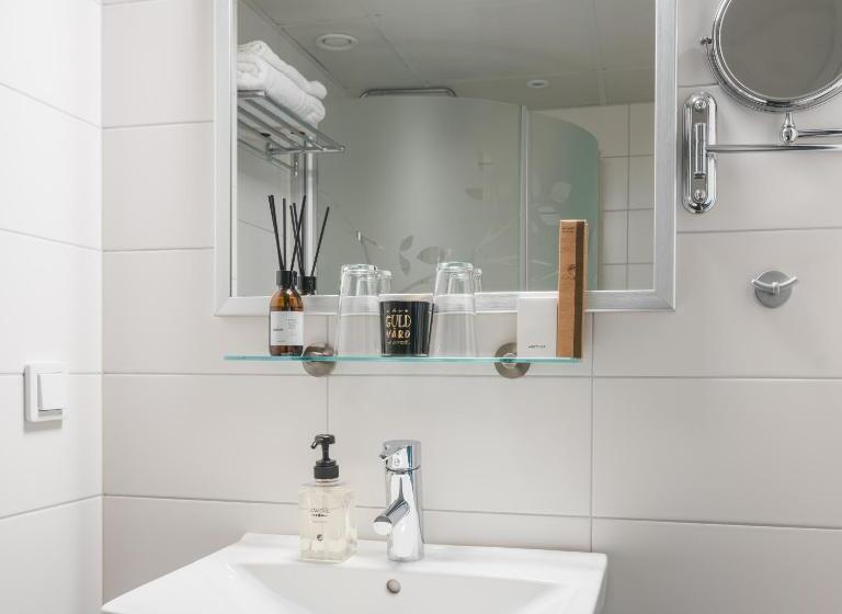 Семейный Номер, Vici Hotels