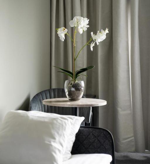 Семейный Номер, Vici Hotels