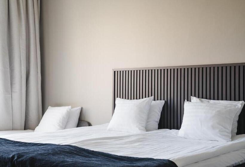 Семейный Номер, Vici Hotels