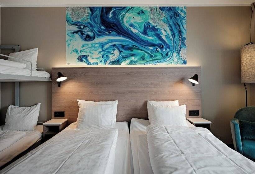 חדר סטנדרט לשלושה, Tanumstrand Spa & Resort