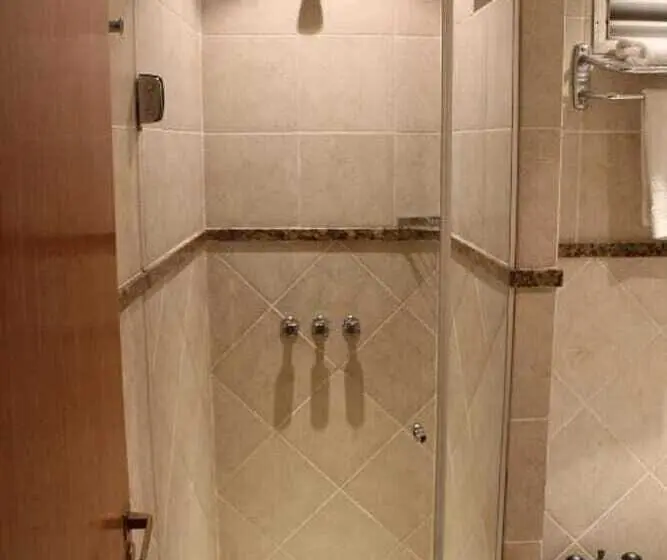 اتاق استاندارد سه نفره, Nobile Hotel Premier Hill