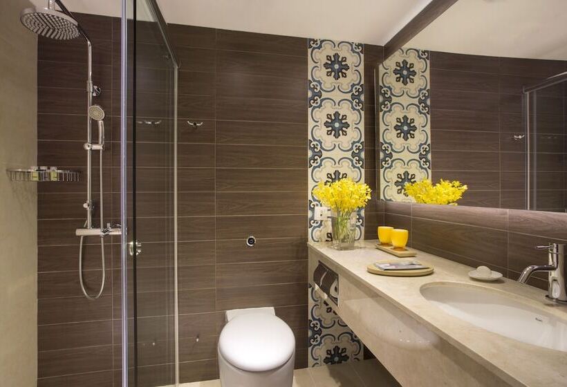 Deluxe Room, Orchard Rendezvous Hotel By Far East Hospitality