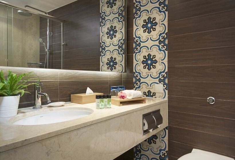 Deluxe Room, Orchard Rendezvous Hotel By Far East Hospitality