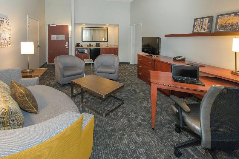 Club Room, Orchard Rendezvous Hotel By Far East Hospitality