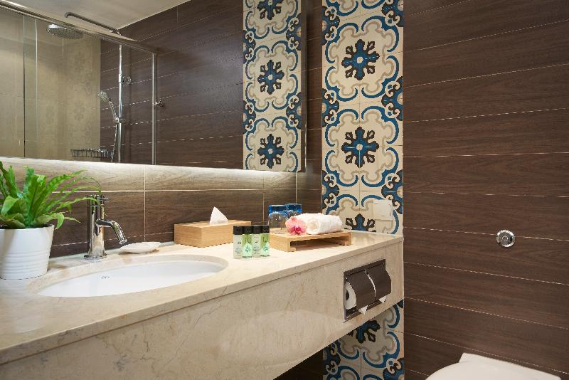 Deluxe Room, Orchard Rendezvous Hotel By Far East Hospitality