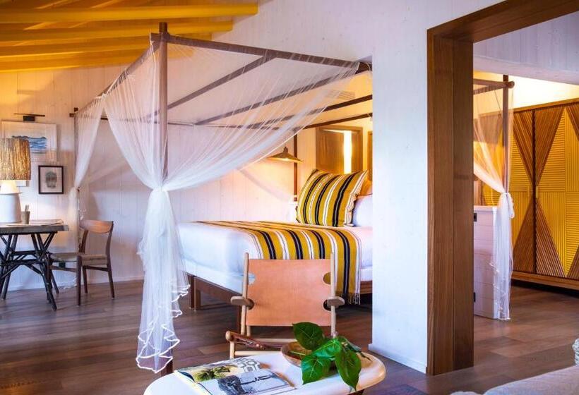 سوییت با چشمانداز دریا, Manapany