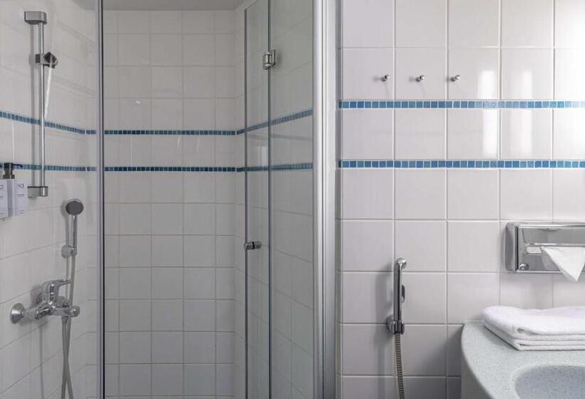 غرفة قياسية سرير كينج, Scandic Pasila