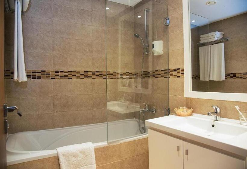 四人标准间, Aqi Skanes Resort