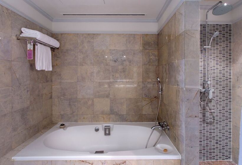 جناح عائلي, The Sukosol