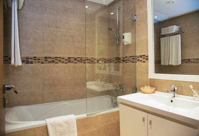 标准间带游泳池, Aqi Skanes Resort