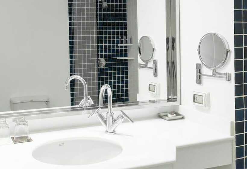 キングサイズベッドのスタンダードルーム, Night Hotel Bangkok - Sukhumvit 15