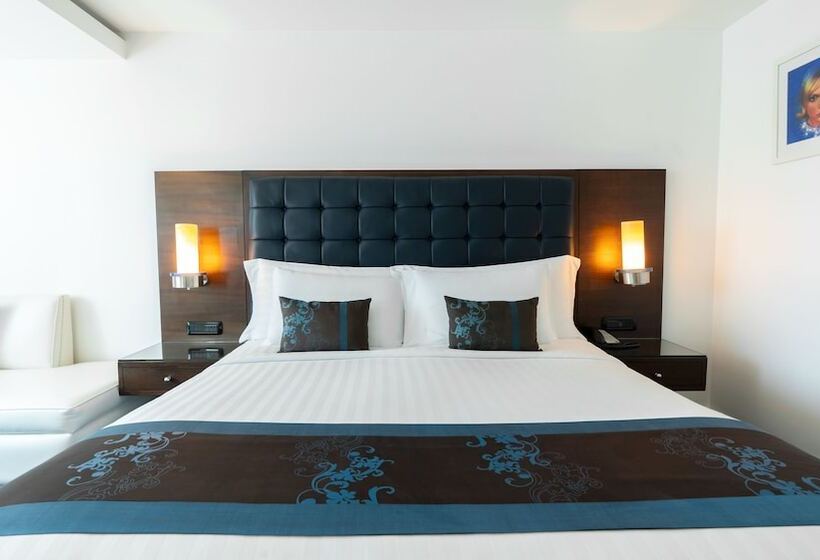 キングサイズベッドのスタンダードルーム, Night Hotel Bangkok - Sukhumvit 15