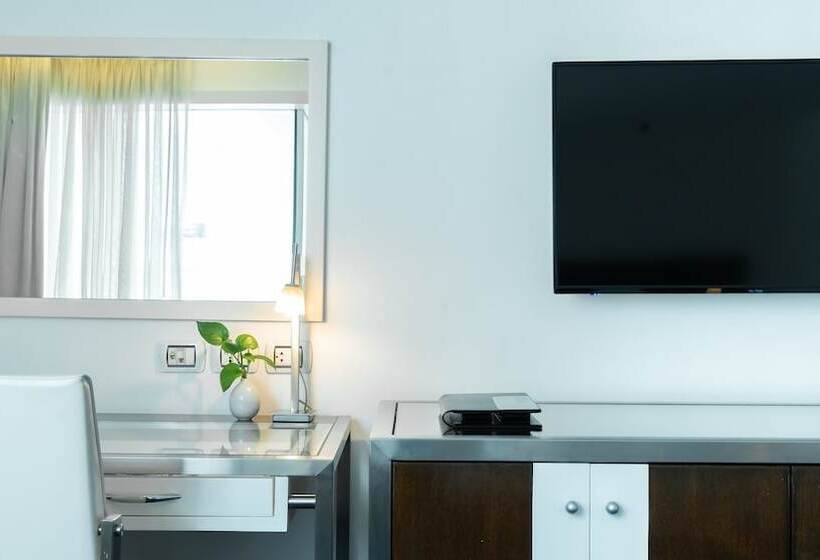 キングサイズベッドのスタンダードルーム, Night Hotel Bangkok - Sukhumvit 15