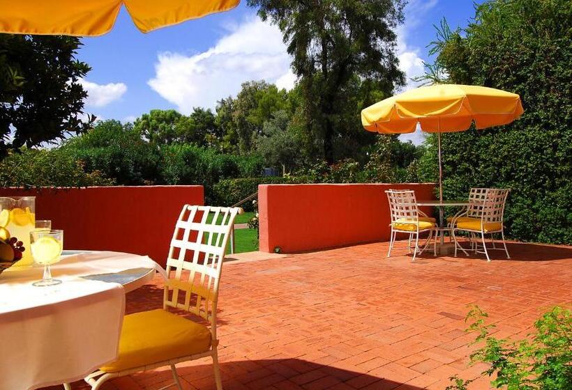 اتاق لوکس با تخت بزرگ, Arizona Inn