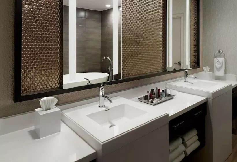 سوییت, Atlanta Airport Marriott