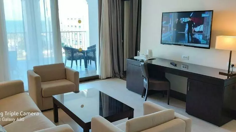 سوییت جونیور, Concorde Green Park Palace