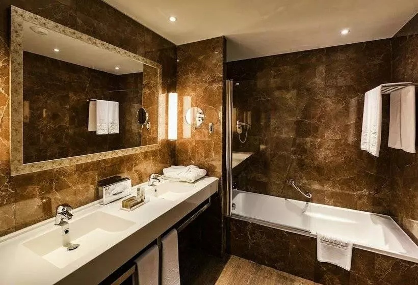 سوییت جونیور, Concorde Green Park Palace