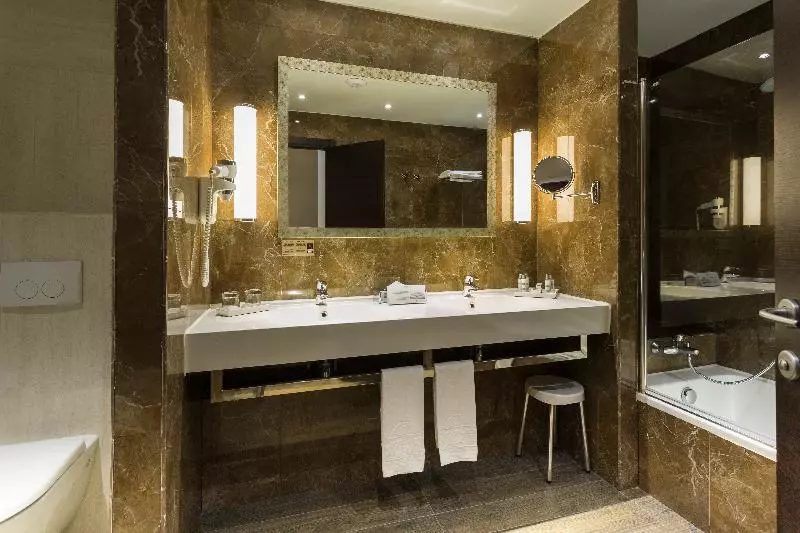 سوییت جونیور, Concorde Green Park Palace