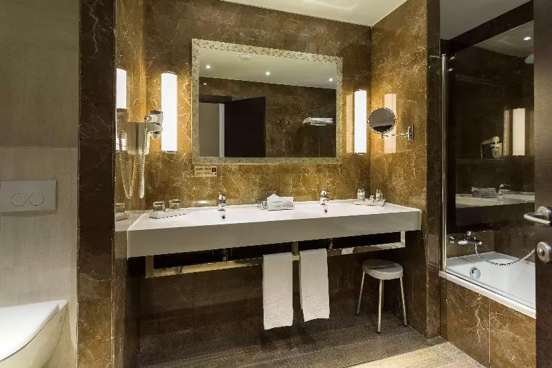 سوییت جونیور, Concorde Green Park Palace