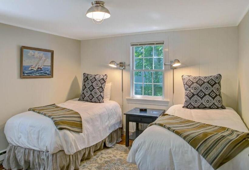 Хижина, Basin Harbor