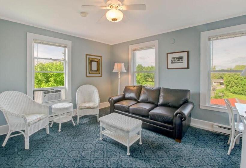 Номер Стандарт, Basin Harbor