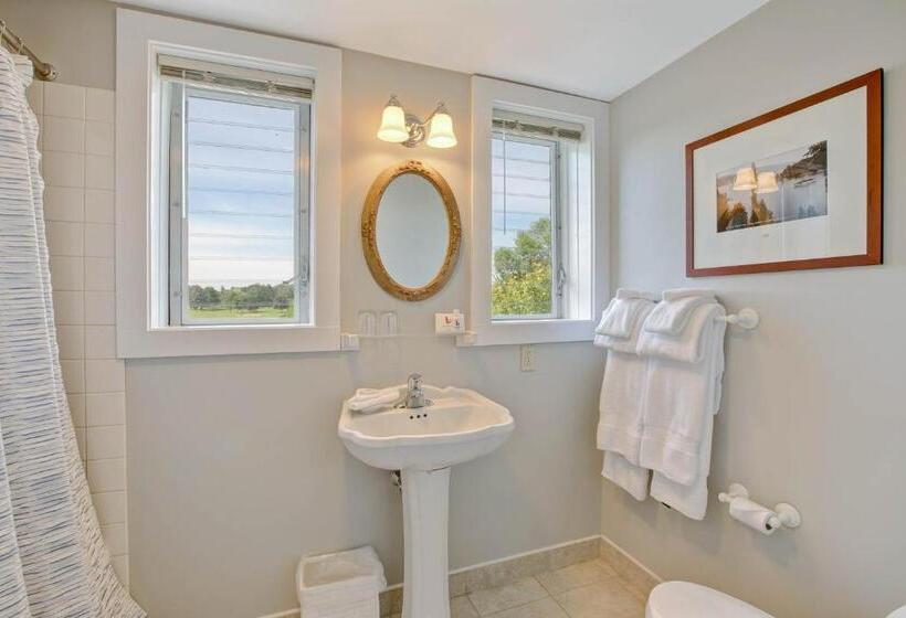 Номер Стандарт, Basin Harbor