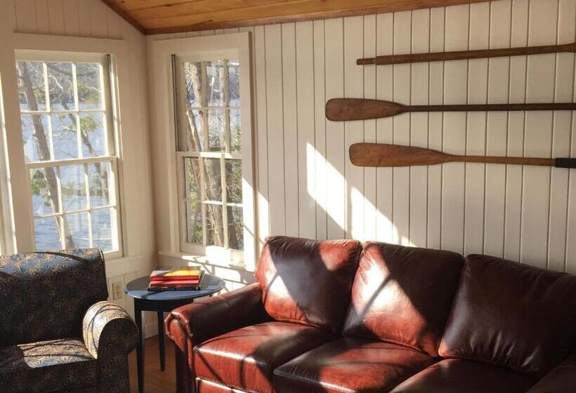 Хижина, Basin Harbor