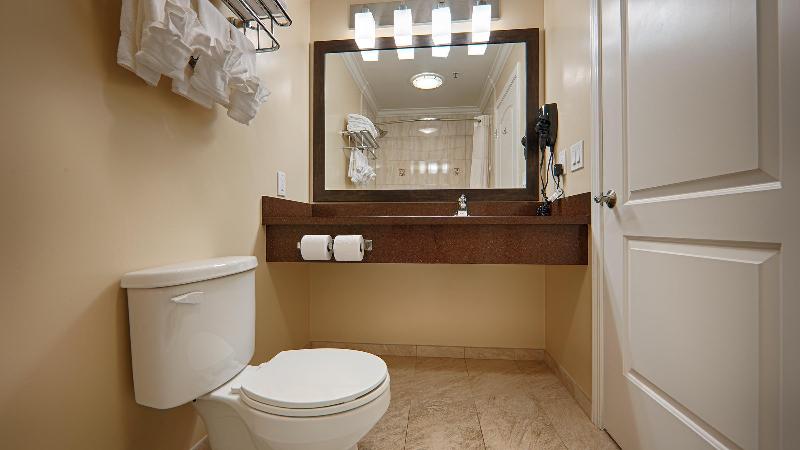 キングサイズベッドのスイートルーム, Best Western Plus Airport Plaza