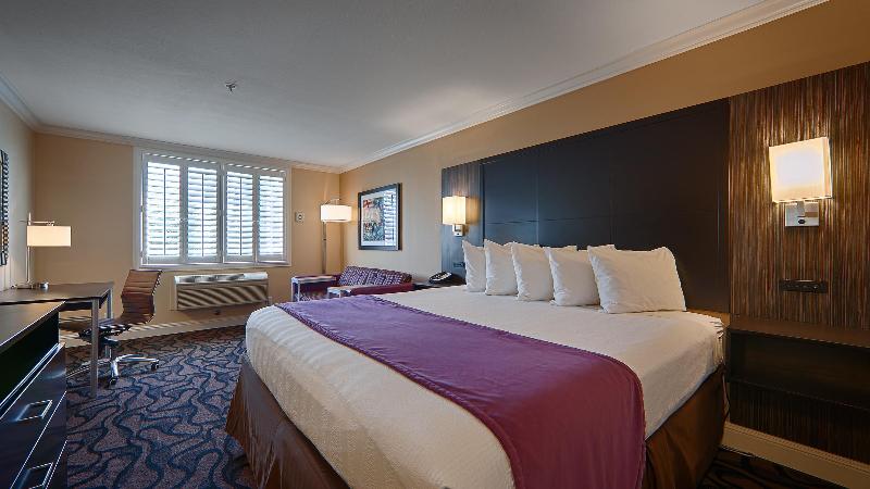 Номер Стандарт Адаптированный для Инвалидов, Best Western Plus Airport Plaza