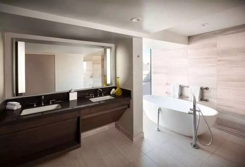 سوئیت پرزیدنت, Hilton Anaheim