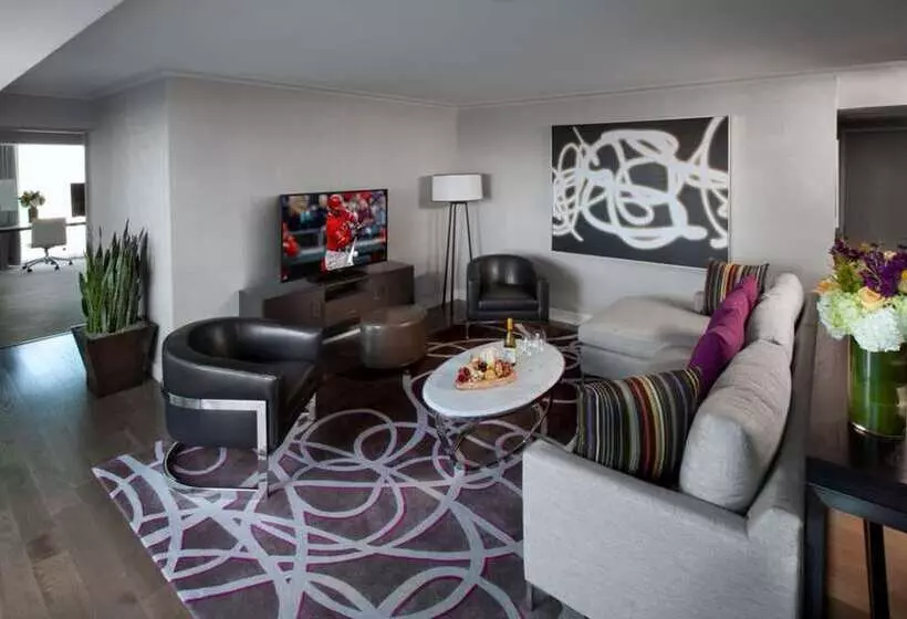 سوئیت پرزیدنت, Hilton Anaheim