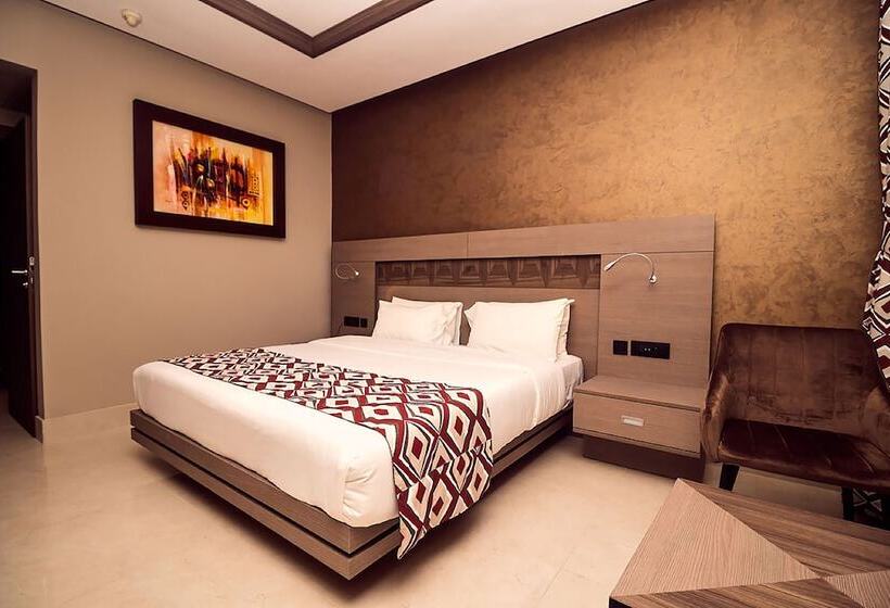 اتاق لوکس, Sarakawa