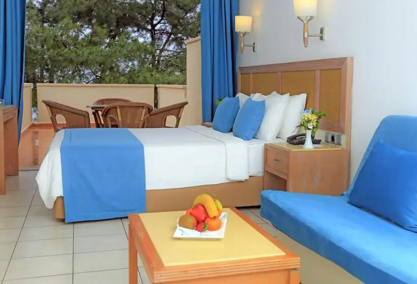 بانگلوی استاندارد, Labranda Mares Marmaris