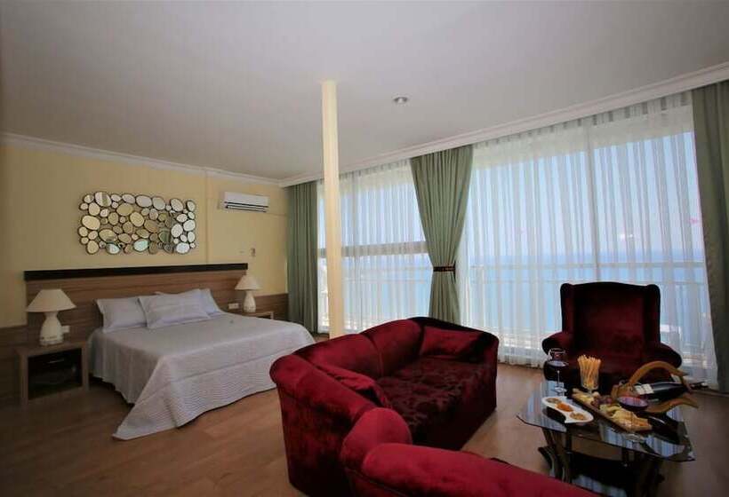 اتاق استاندارد با چشم‌انداز دریا, Lara Otel