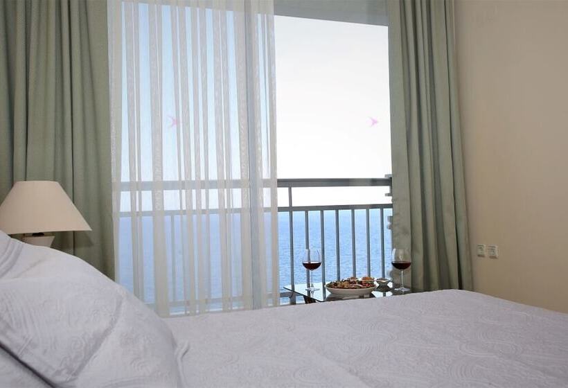 اتاق استاندارد یک نفره با چشم‌انداز دریا, Lara Otel