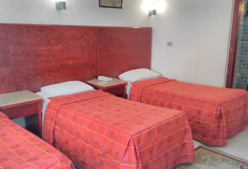 اتاق اکونومی, Pharaohs